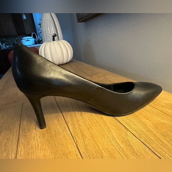 Rockport Women's Total Motion 75mm Pointy Leather Pump Black Size 8.5 NEW - Picture 2 of 13
